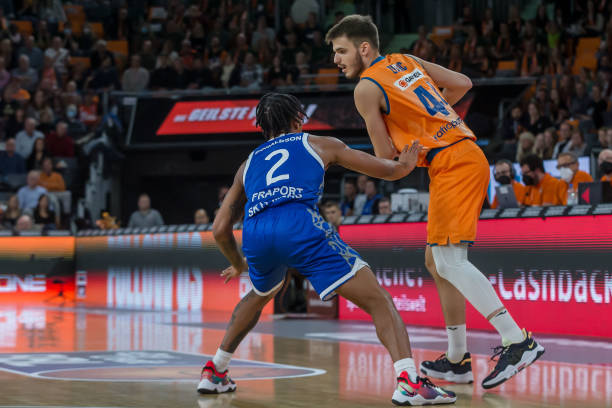 巴萨五将入 巴萨五将入