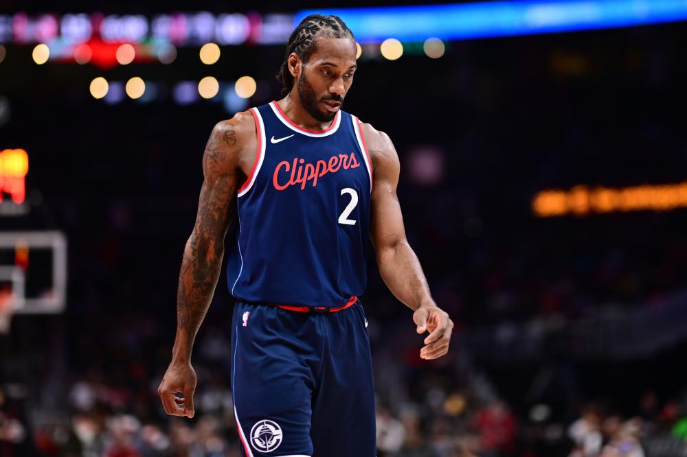 戏在充满悬 戏在充满悬